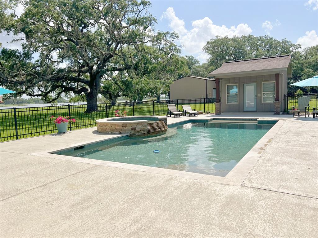 814 Sunset Trail, Angleton, Texas image 19