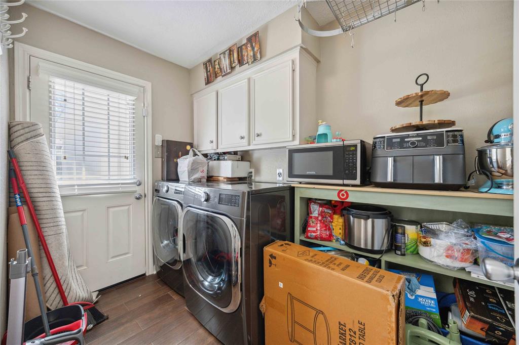 8127 Devonwood Lane, Houston, Texas image 8