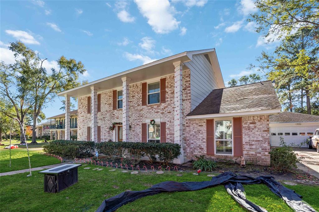 8127 Devonwood Lane, Houston, Texas image 1