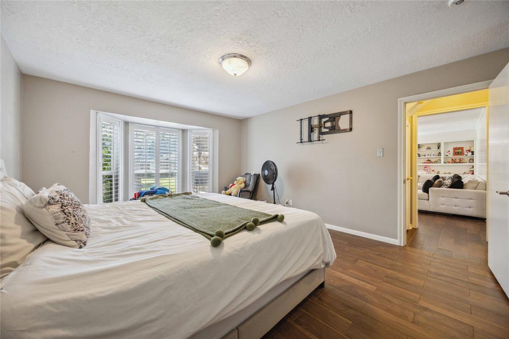 8127 Devonwood Lane, Houston, Texas image 16