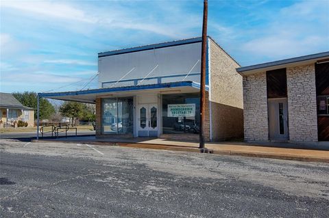 A home in Schulenburg