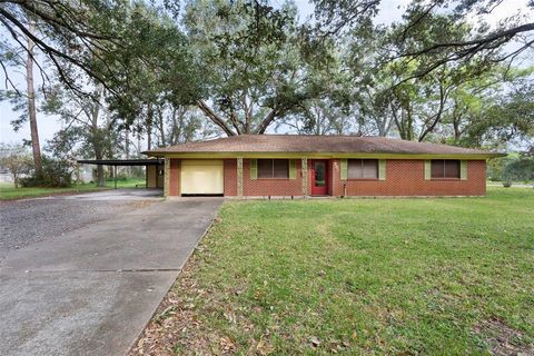 A home in Angleton