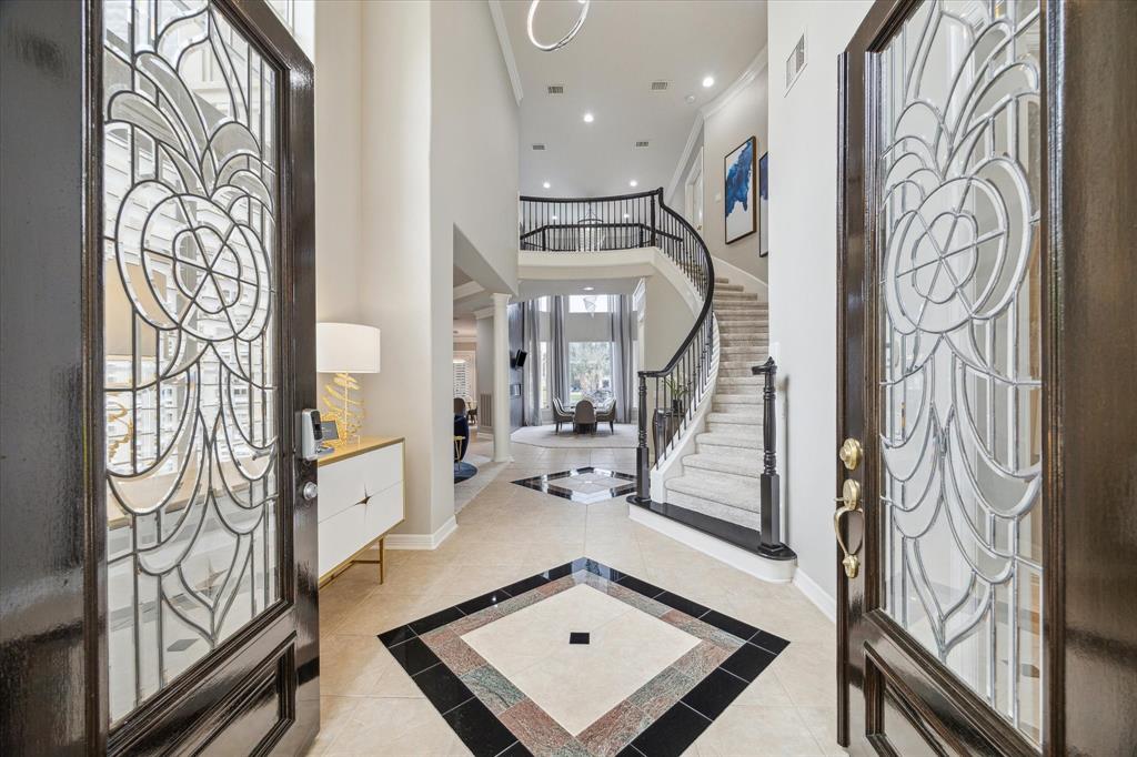 5011 Regency Drive