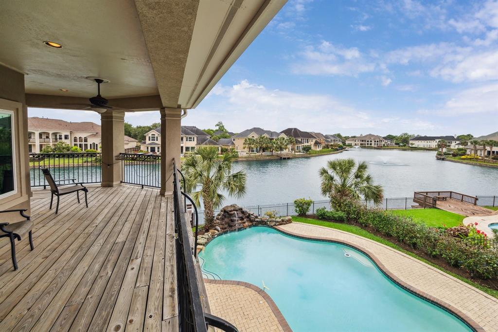 5011 Regency Drive
