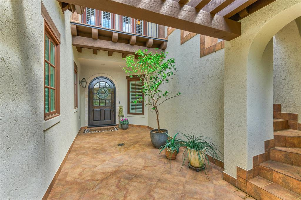 2 Club Ridge Court
