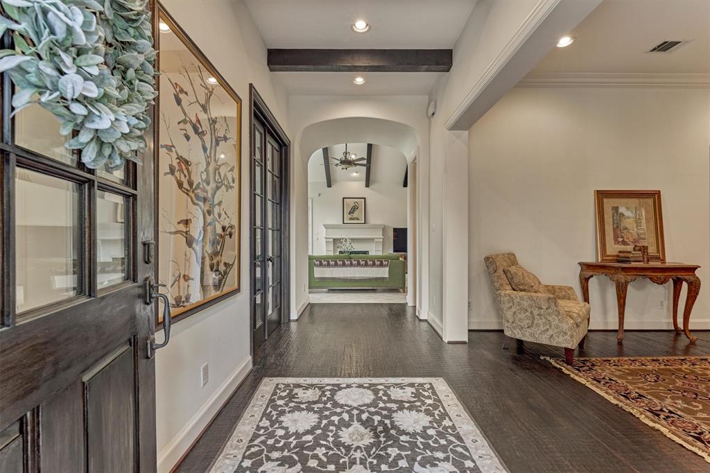 2 Club Ridge Court