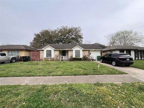 Single Family Residence in Houston TX 14819 Estrellita Drive.jpg