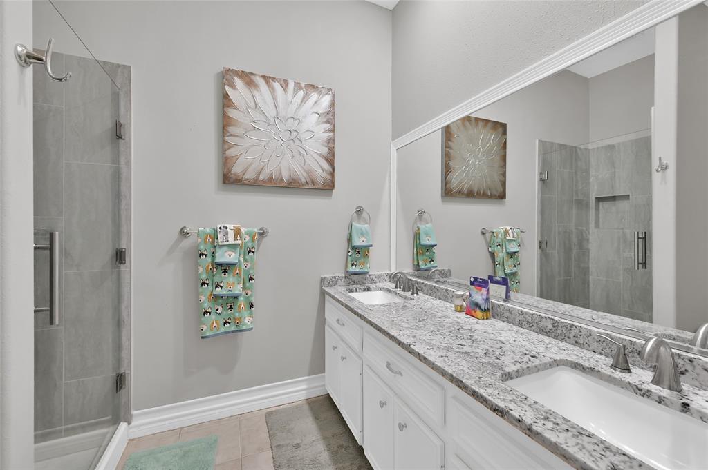 4 Regency Point, Conroe, Texas image 23