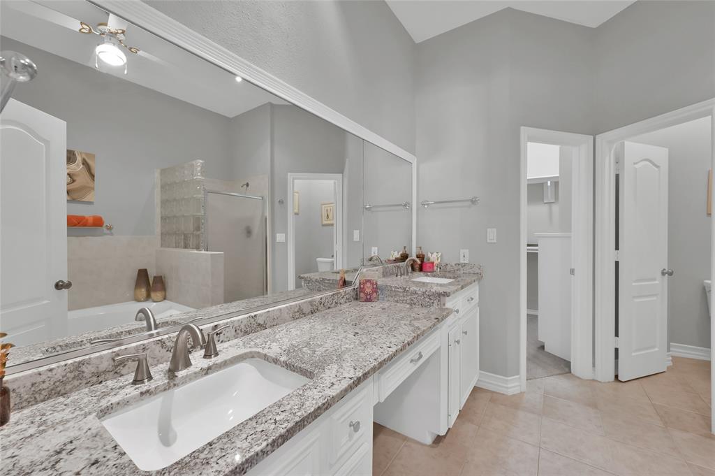4 Regency Point, Conroe, Texas image 16