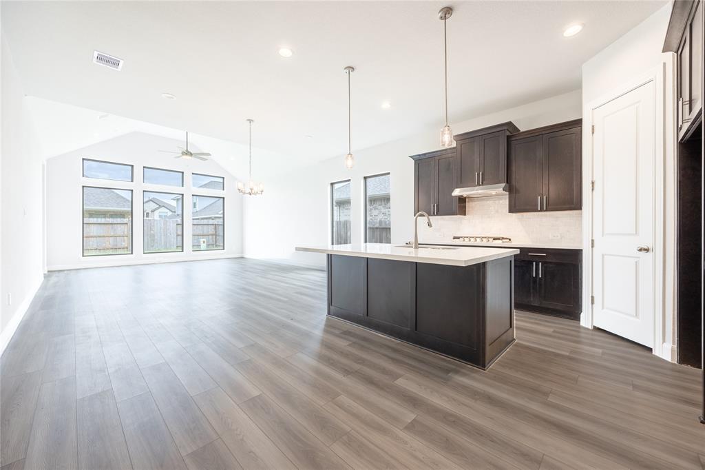 813 Laguna Green Lane, Katy, Texas image 2