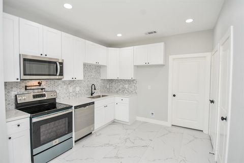 16982 W Lynbrook Montgomery TX 77316