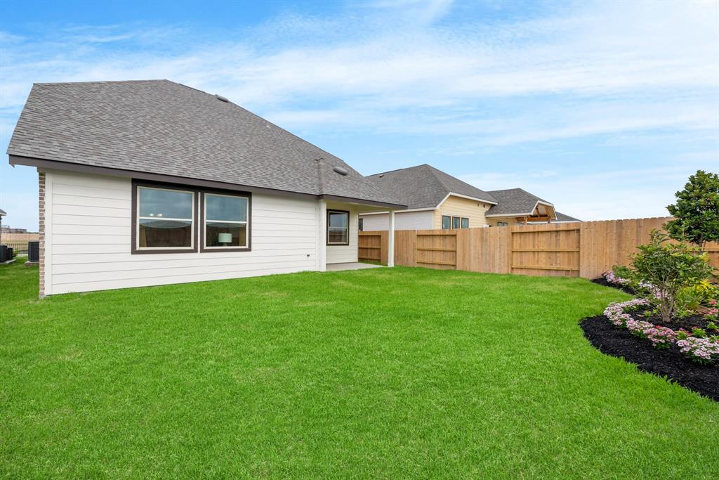 3606 Compass Pointe Court, Angleton, Texas image 18