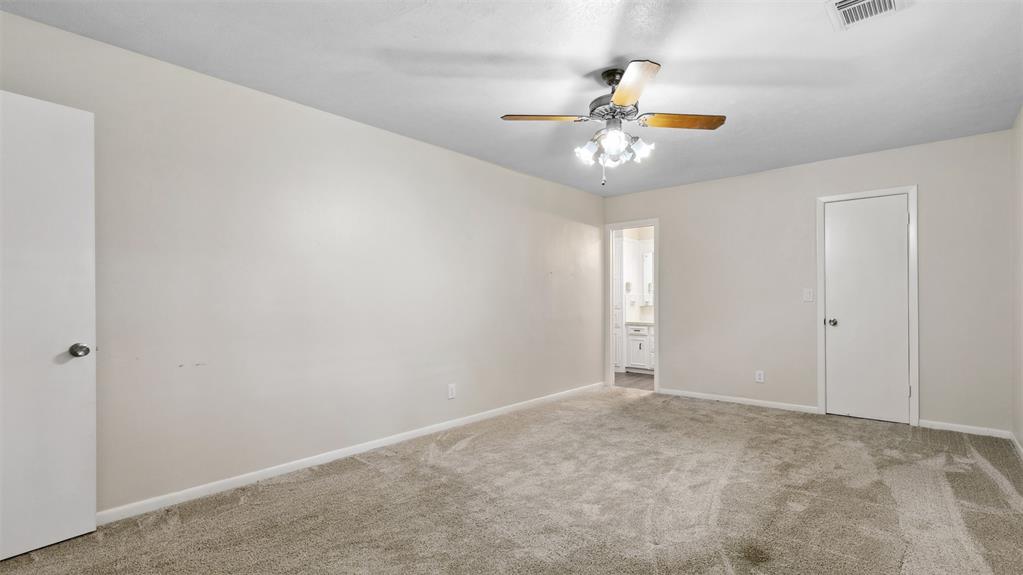 3203 W Piney Brook Drive, La Porte, Texas image 19