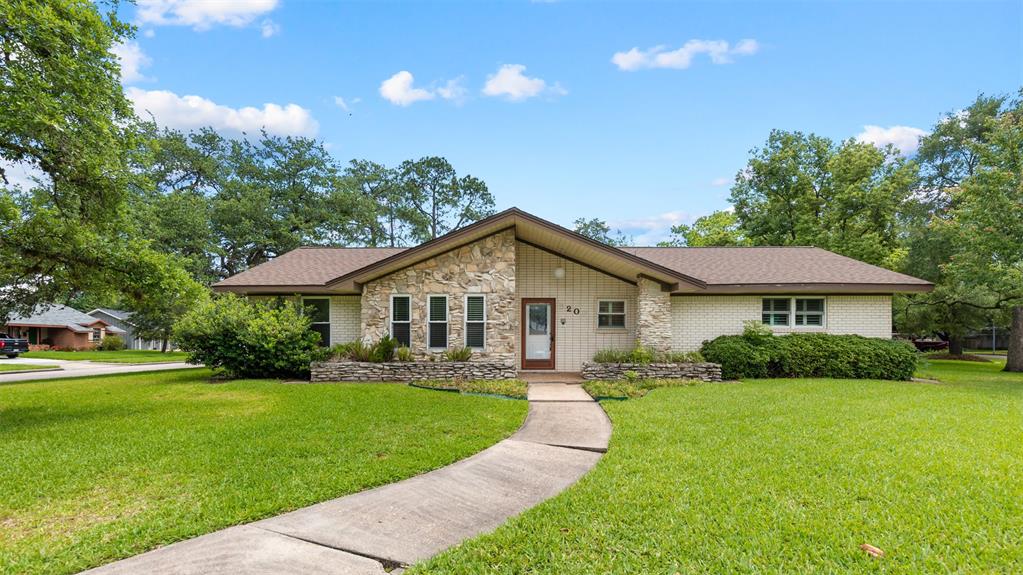 3203 W Piney Brook Drive, La Porte, Texas image 1
