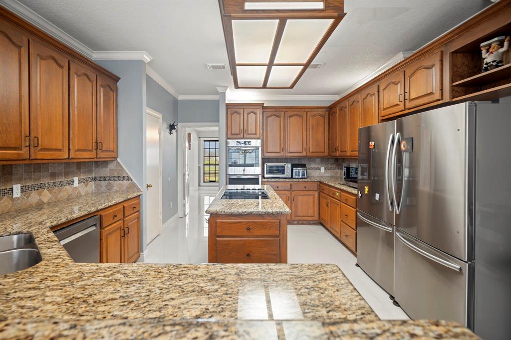 2606 Peach Ridge Road, Brookshire, Texas image 3