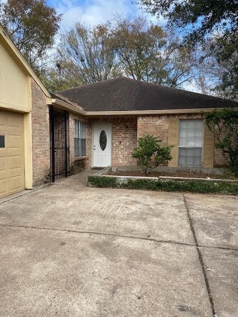 Photo of 7846 Vicki John Dr, Houston, TX 77071 (MLS # 56387877)