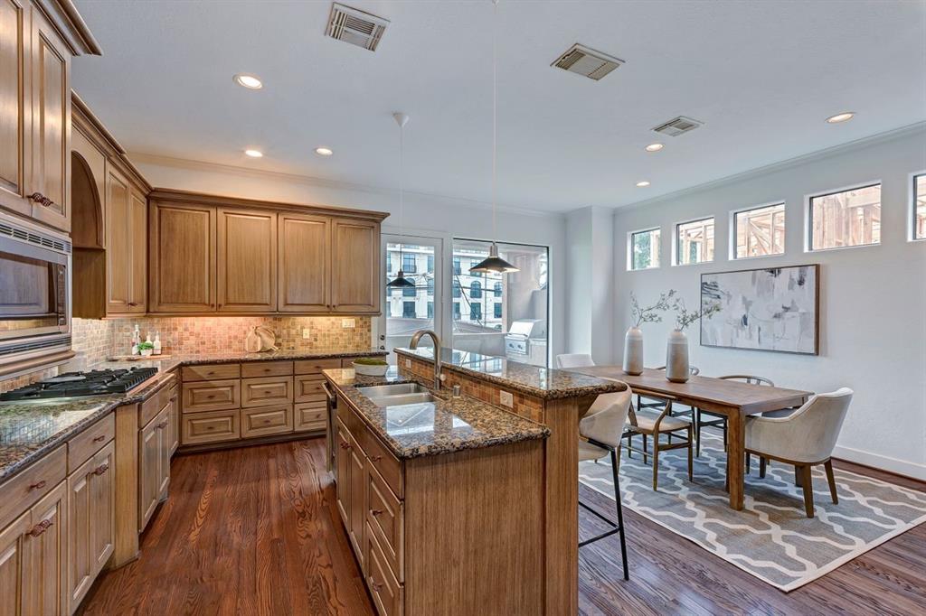 1933 W Clay Street, Houston, Texas image 17