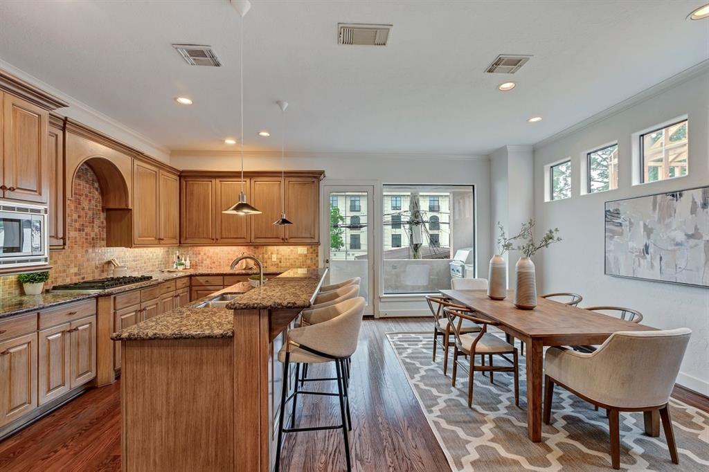 1933 W Clay Street, Houston, Texas image 16
