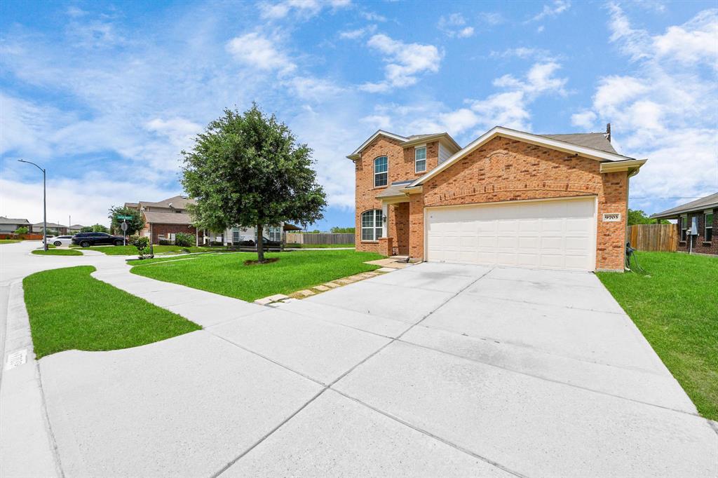 9703 Tipton Sands Drive, Humble, Texas image 4