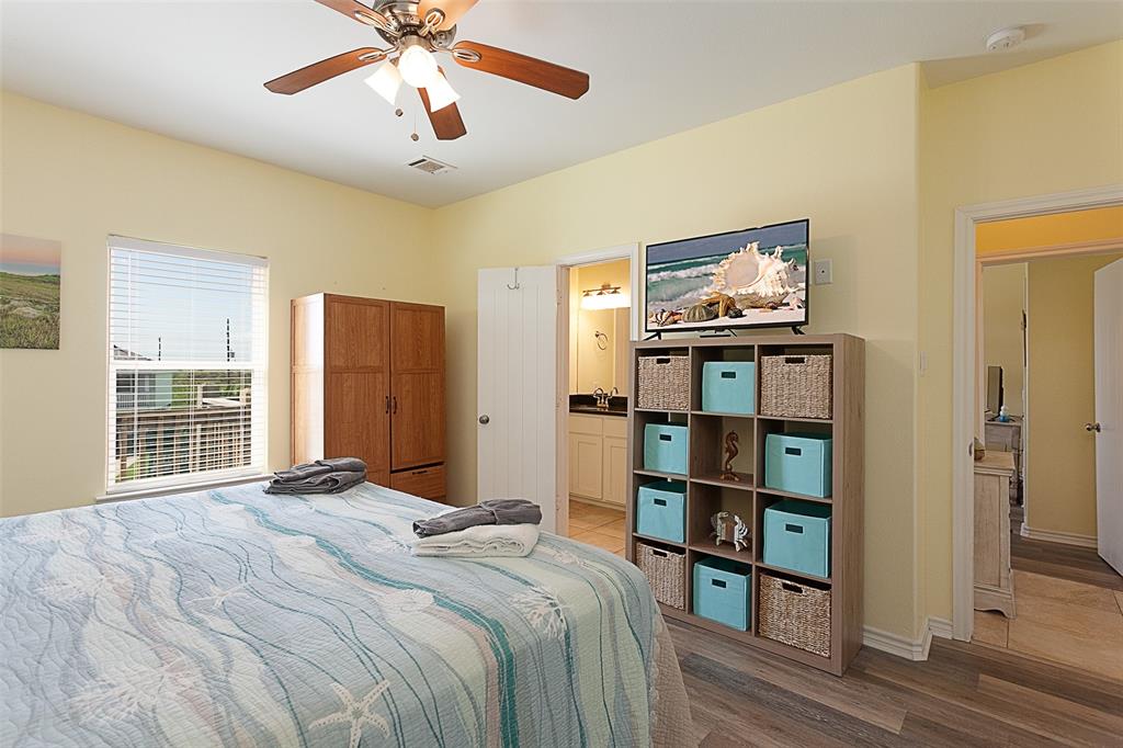 3208 Castle Drive, Crystal Beach, Texas image 11
