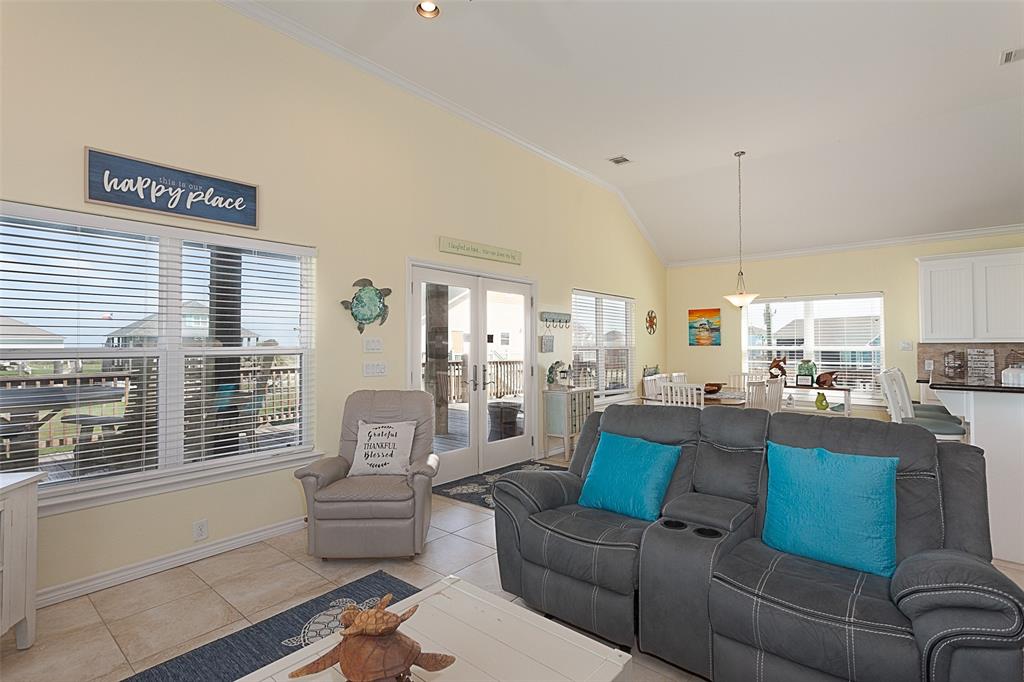 3208 Castle Drive, Crystal Beach, Texas image 7