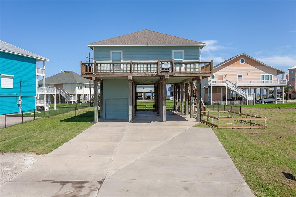 3208 Castle Drive, Crystal Beach, Texas image 2
