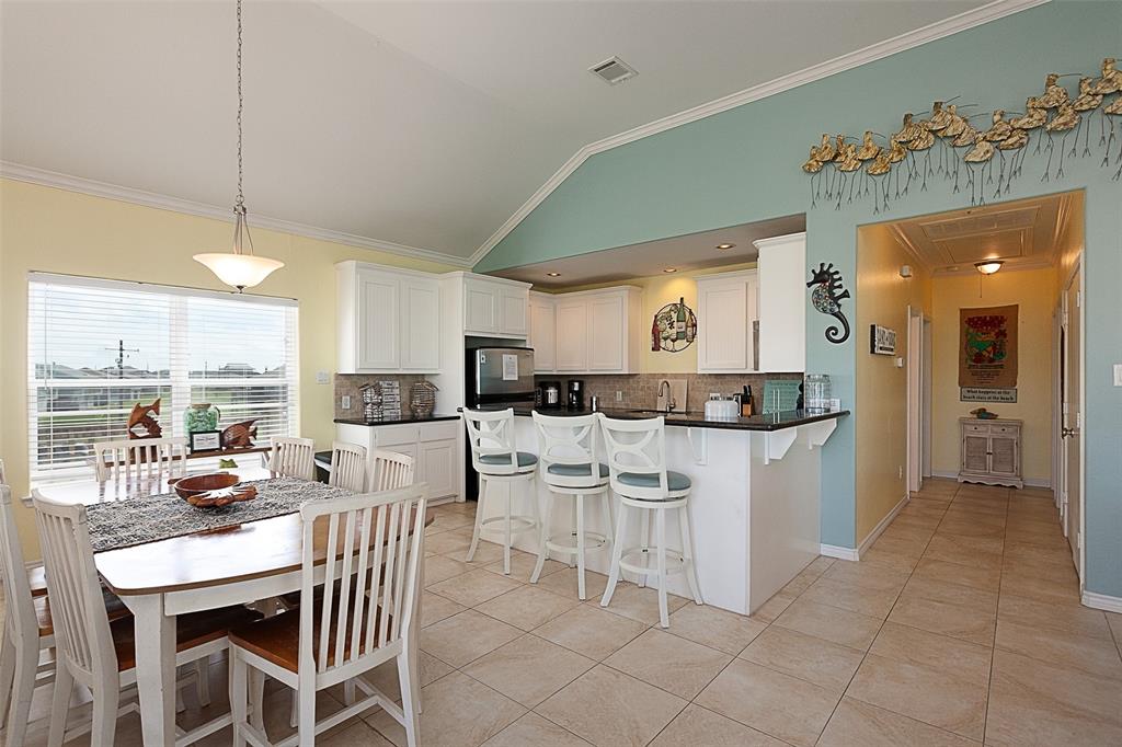 3208 Castle Drive, Crystal Beach, Texas image 3