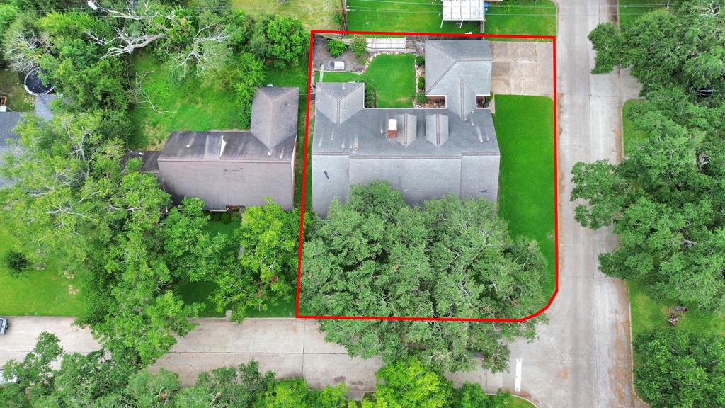 Photo 3 of 40 of 700 Rosewood Drive house