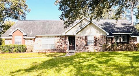 A home in Angleton