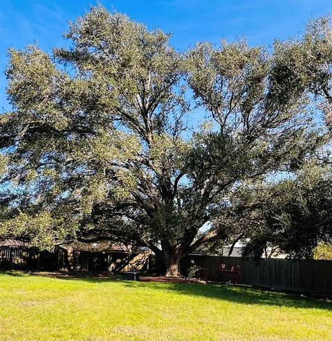 A home in Angleton