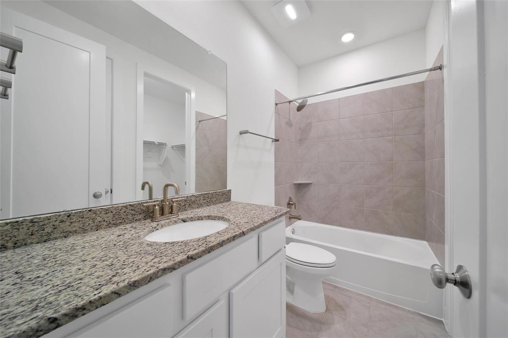 5615 Trinity Heights Lane, Sugar Land, Texas image 45