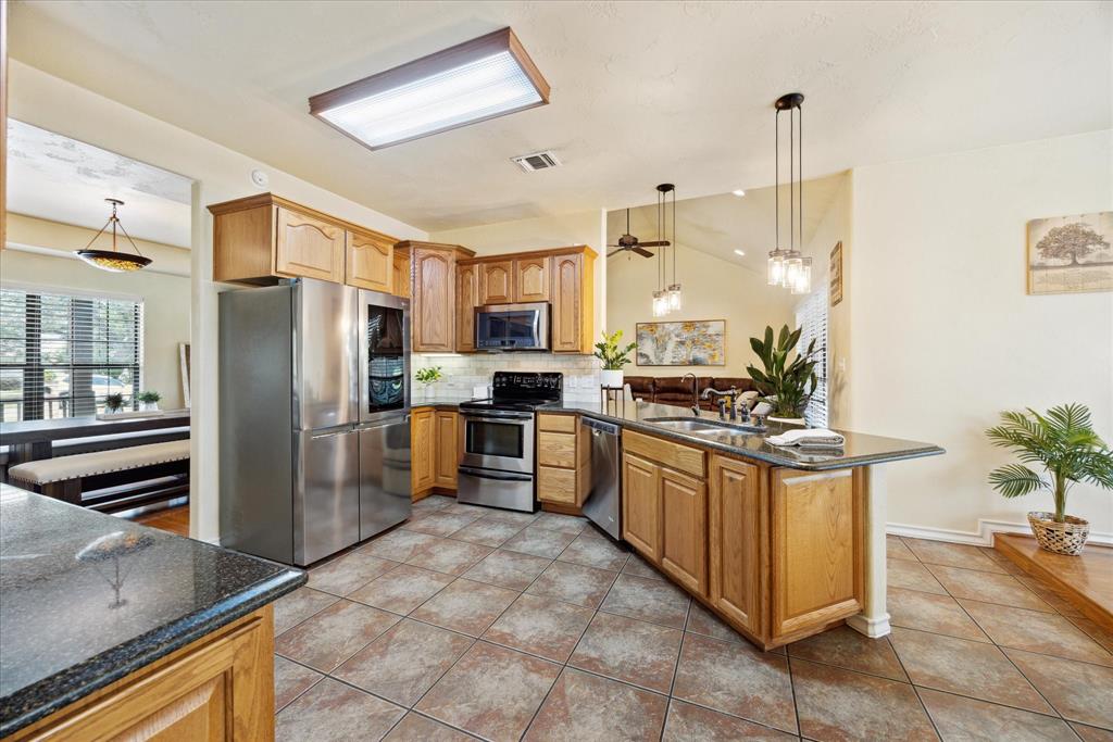 101 High Ridge Circle, San Marcos, Texas image 16