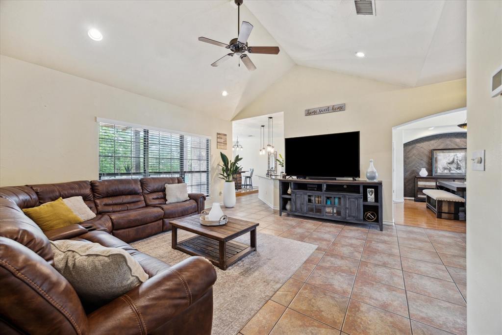 101 High Ridge Circle, San Marcos, Texas image 14