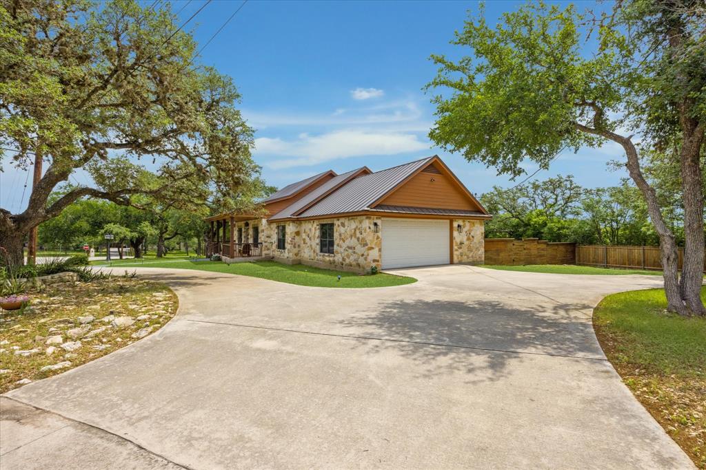 101 High Ridge Circle, San Marcos, Texas image 4