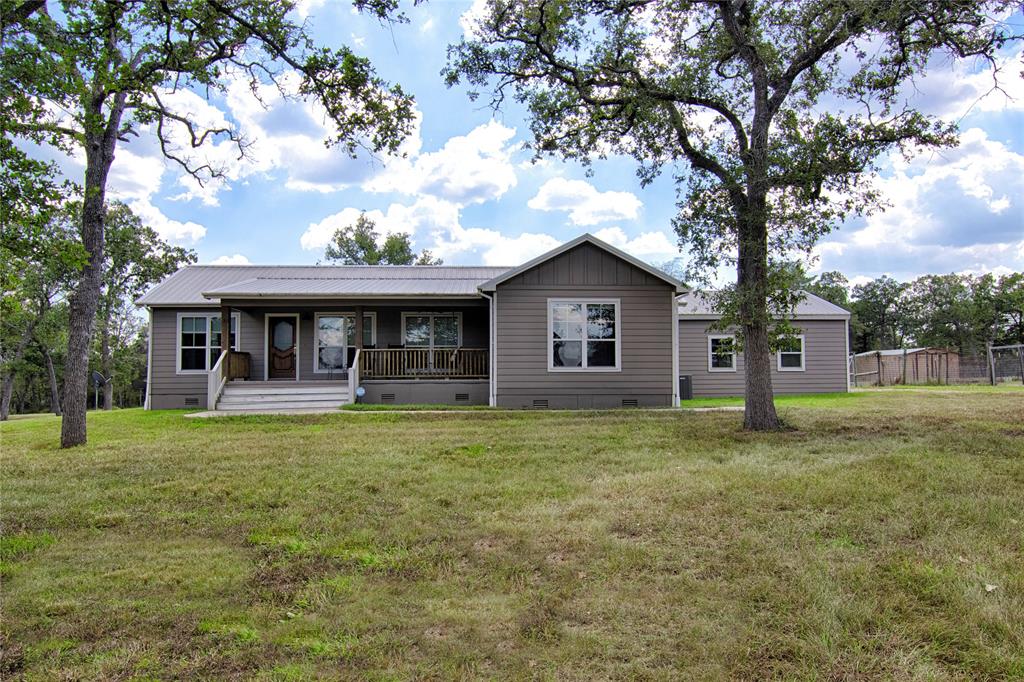 5689 Cr 132, Hallettsville, Texas image 3