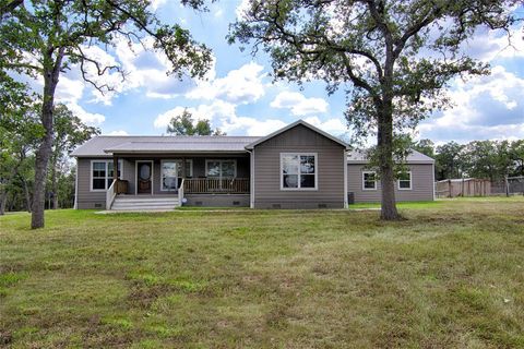 A home in Hallettsville