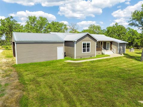 A home in Hallettsville