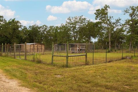 A home in Hallettsville