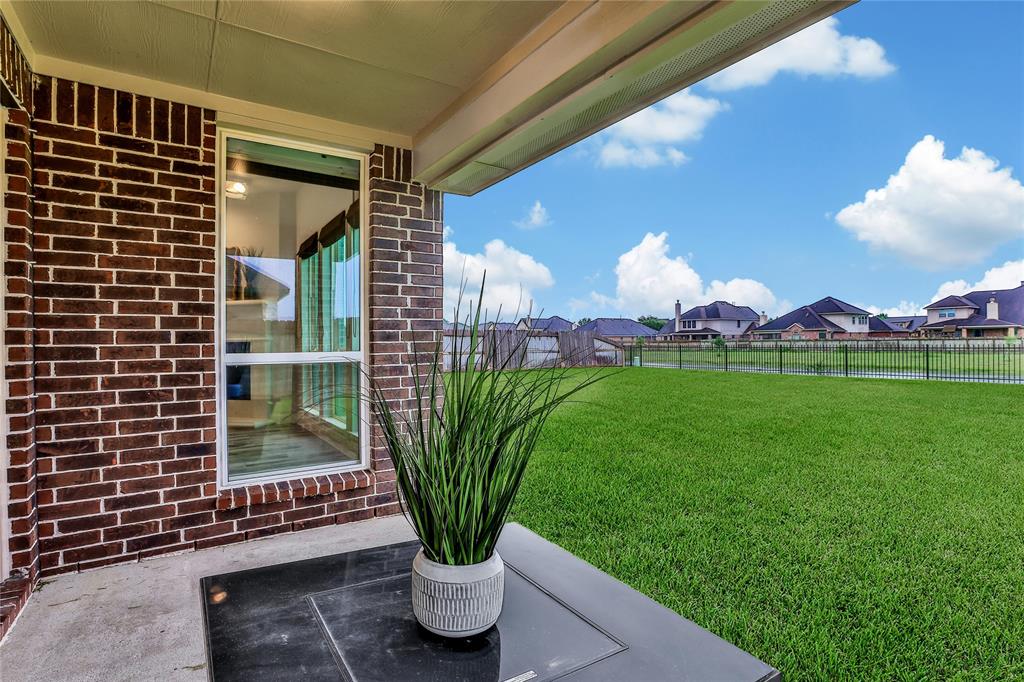 12002 Champions Forest Drive, Mont Belvieu, Texas image 29