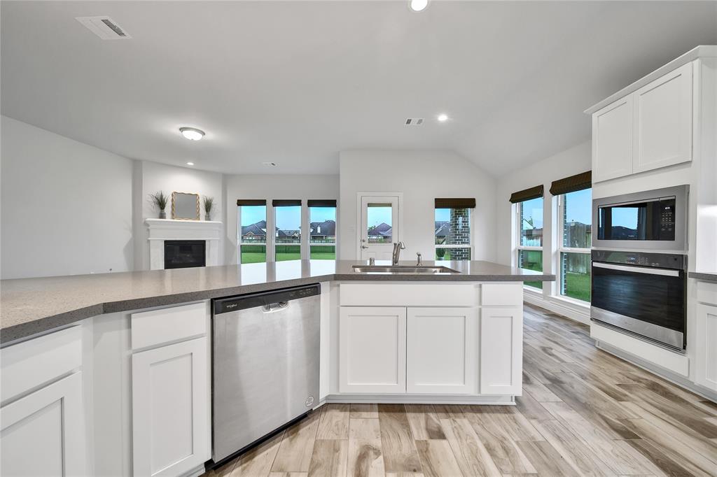 12002 Champions Forest Drive, Mont Belvieu, Texas image 6
