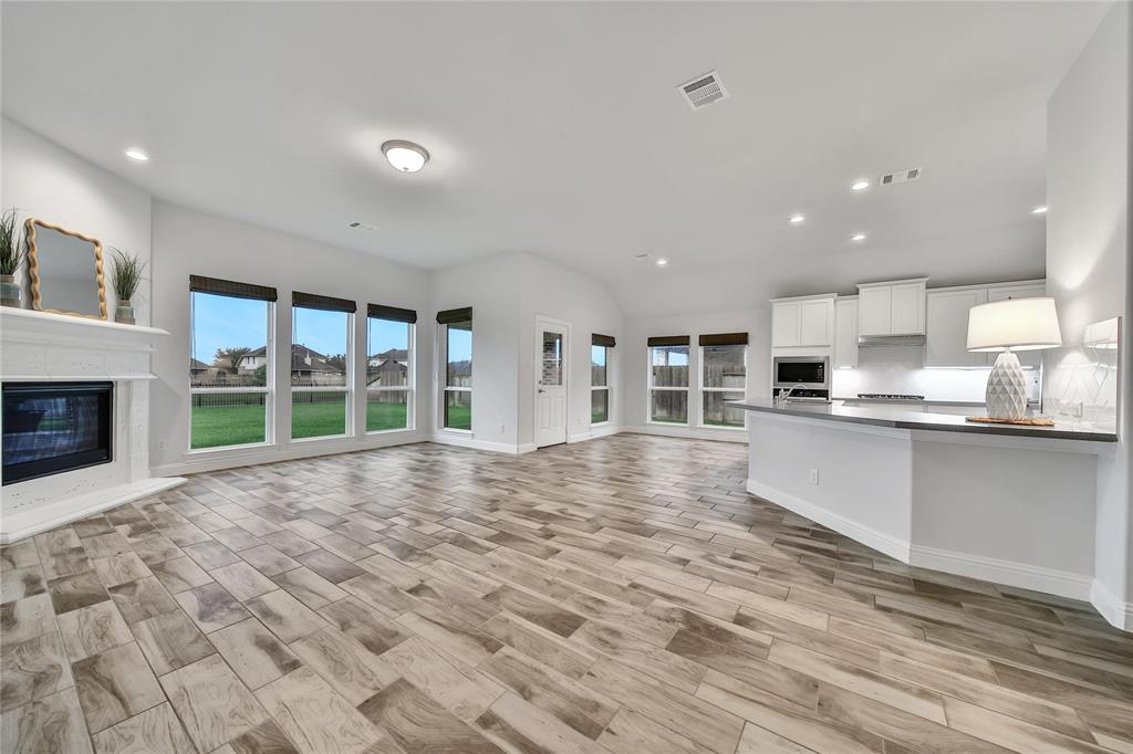 12002 Champions Forest Drive, Mont Belvieu, Texas image 13