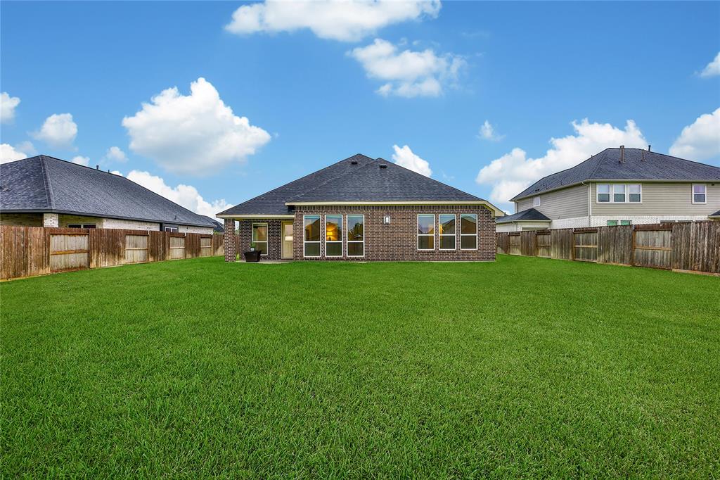 12002 Champions Forest Drive, Mont Belvieu, Texas image 31