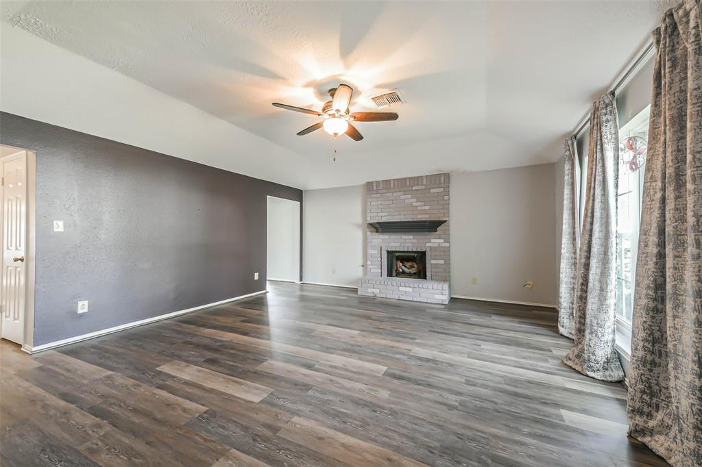 910 W Primrose Meadows Circle, Pearland, Texas image 4