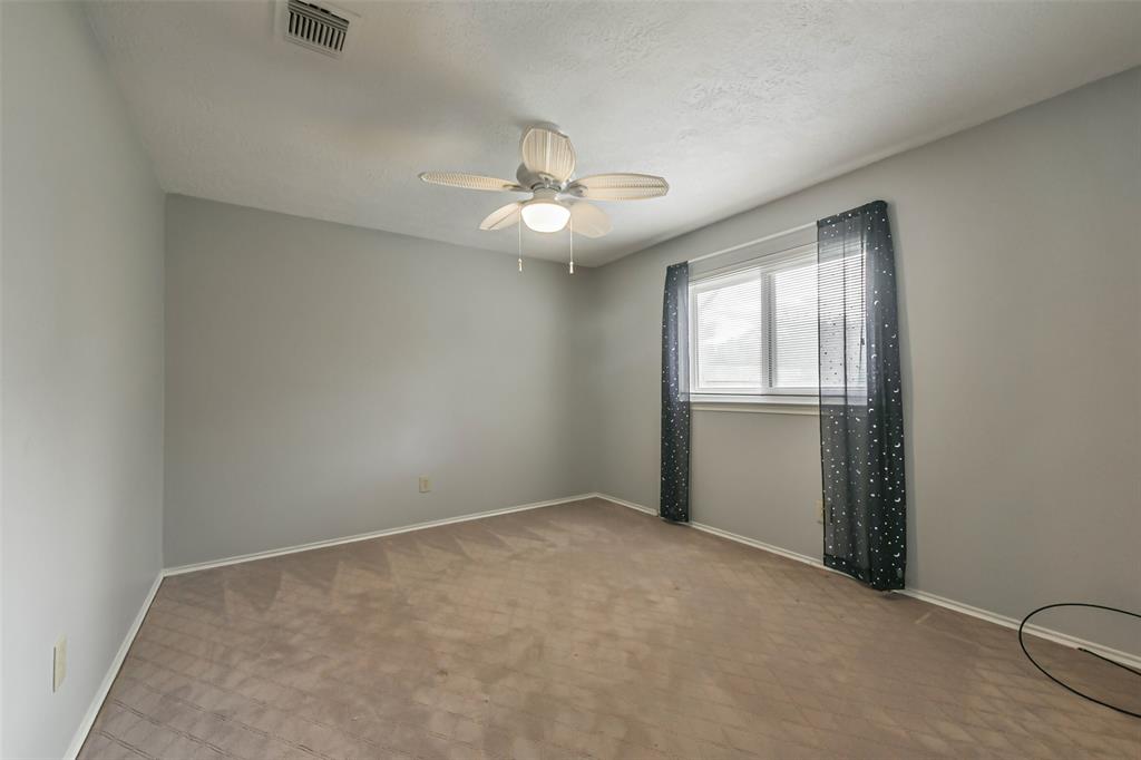 910 W Primrose Meadows Circle, Pearland, Texas image 19