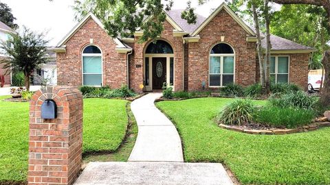 Single Family Residence in Spring TX 3657 Blue Lake Drive.jpg