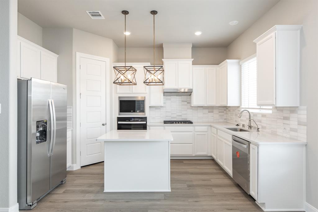 3011 Valley Peak Drive, Houston, Texas image 9
