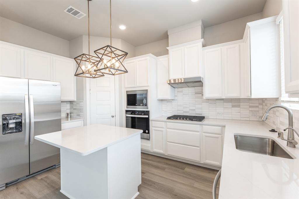 3011 Valley Peak Drive, Houston, Texas image 7