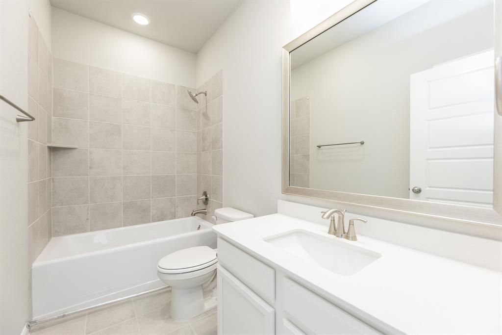 3011 Valley Peak Drive, Houston, Texas image 22