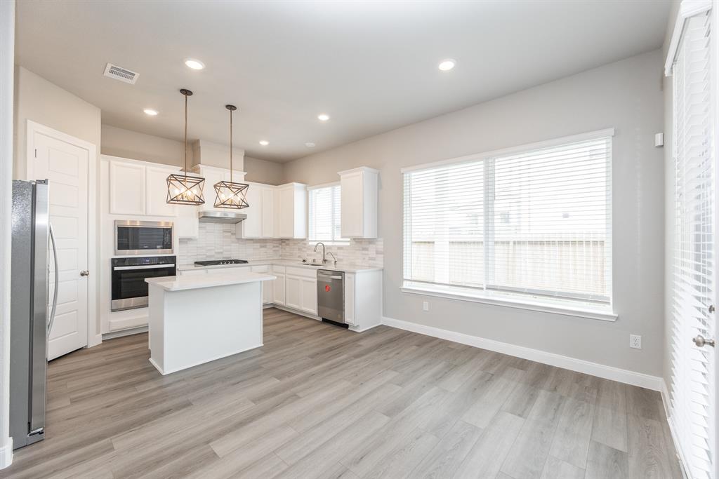 3011 Valley Peak Drive, Houston, Texas image 6