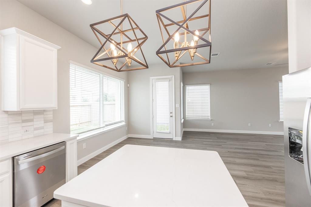 3011 Valley Peak Drive, Houston, Texas image 8